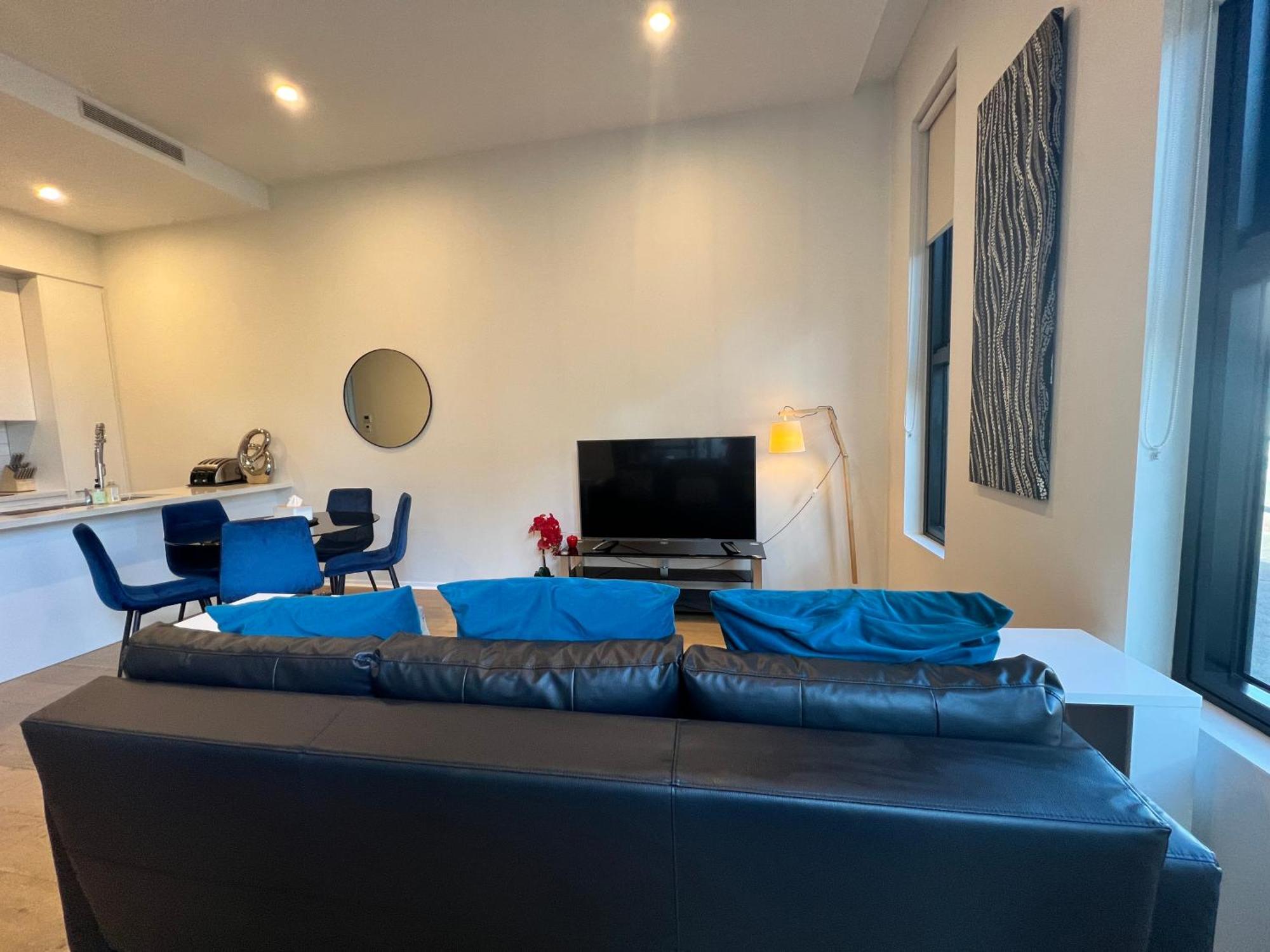 Luxe 2Br Executive Apartment Kingston Pool Parking Wifi Bbq Wine Exteriör bild